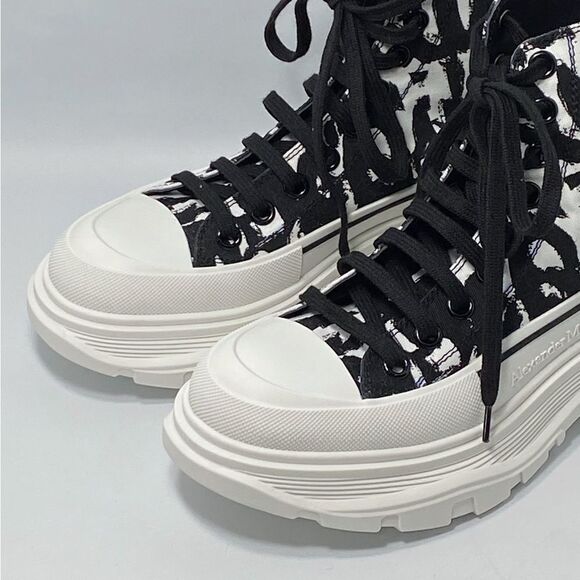 Alexander McQueen Tread Slick Graffiti Logo Ankle Boots size 37 - Picture 4 of 13